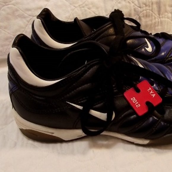 NIKE Zoom Air Women's runner shoes, Size 8 - Picture 2 of 12